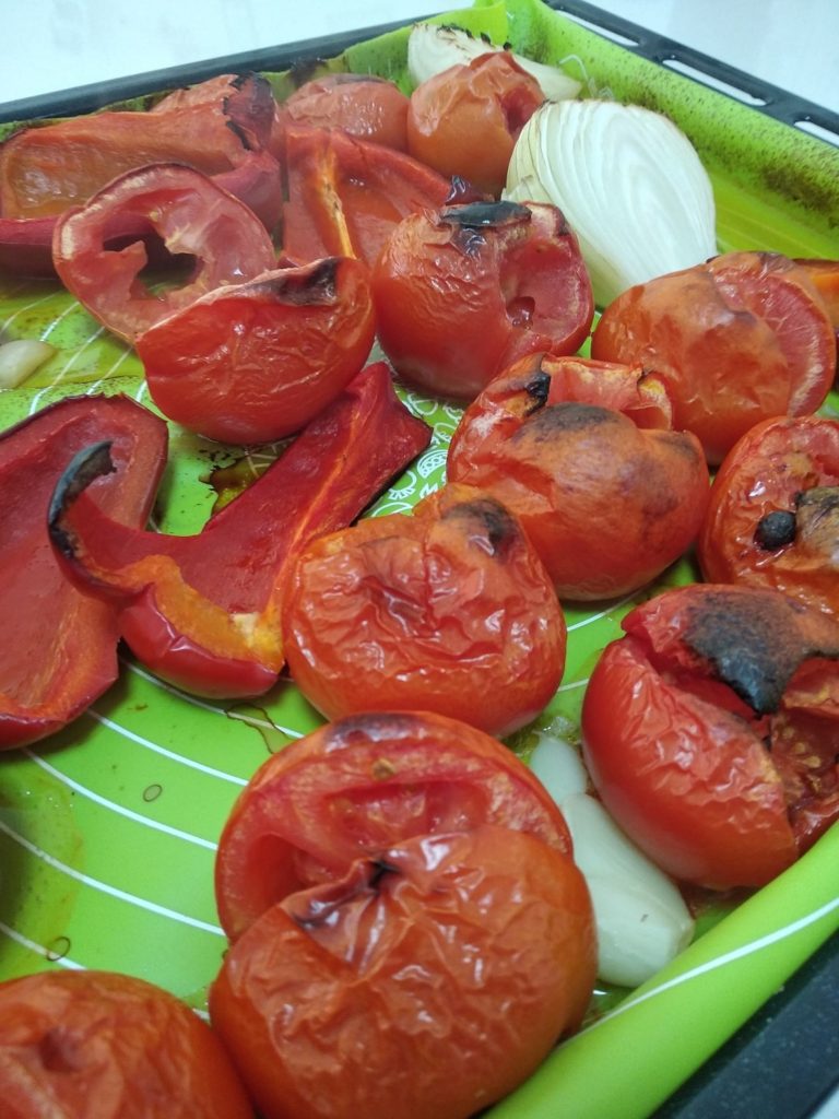 מתכון פשוט להכנת רוטב עגבניות רב שימושי
